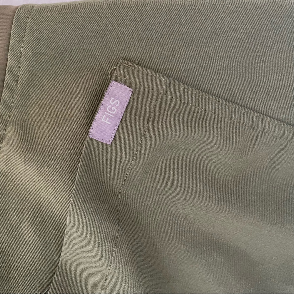 Figs Yola Maternity Skinny Scrub Pants Sz M Dark Olive Green Army Cargo Pockets - Picture 8 of 14